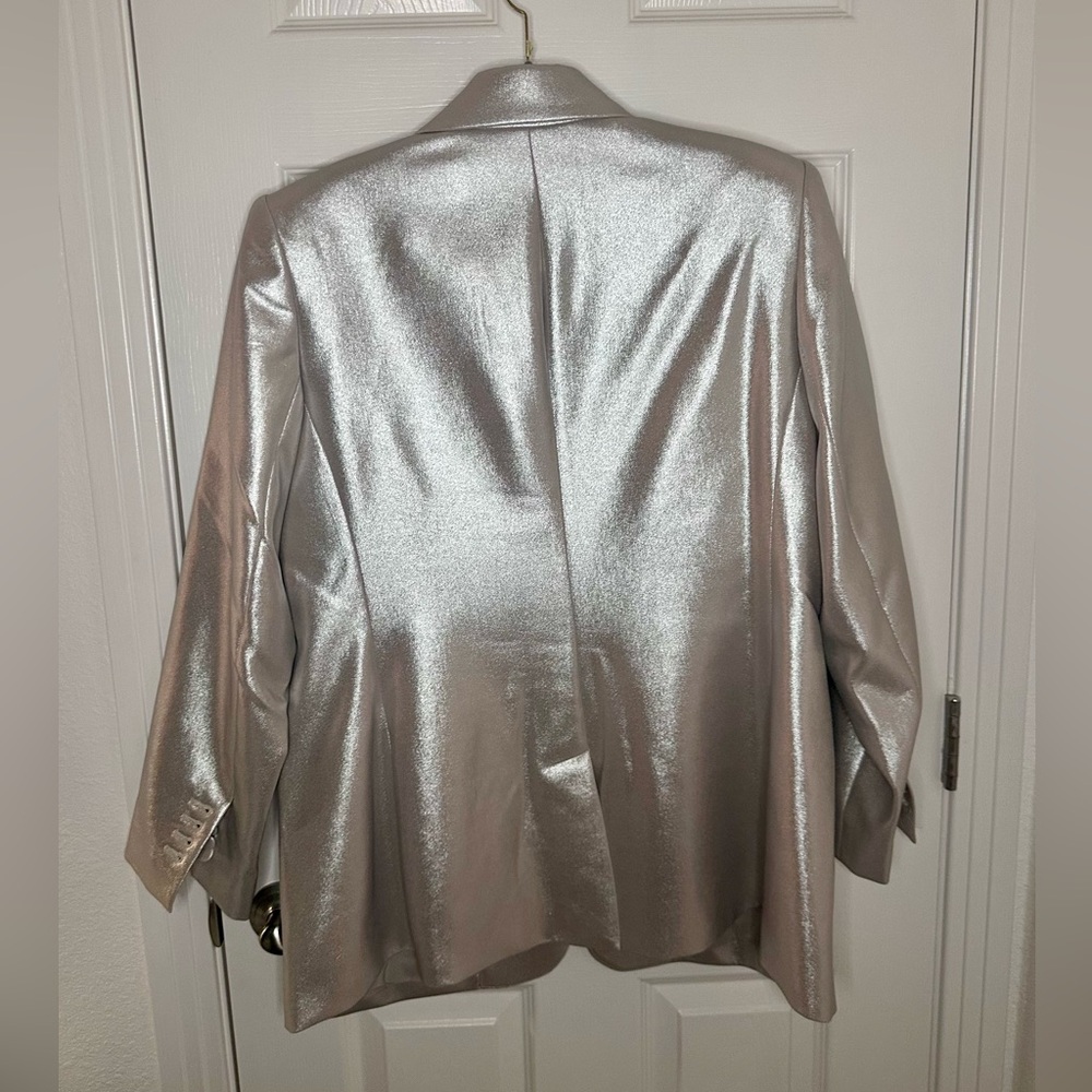 ✨ EXPRESS Metallic Silver Blazer – Size XL ✨ - Picture 3 of 9